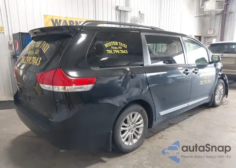 2013 Toyota Sienna Xle V6 8 Passenger from USA, damaged, VIN 5TDYK3DC3DS303778